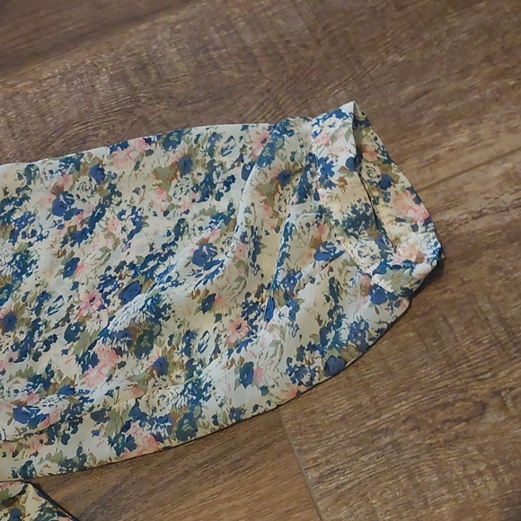 Sheer blouse - Picture 3 of 7